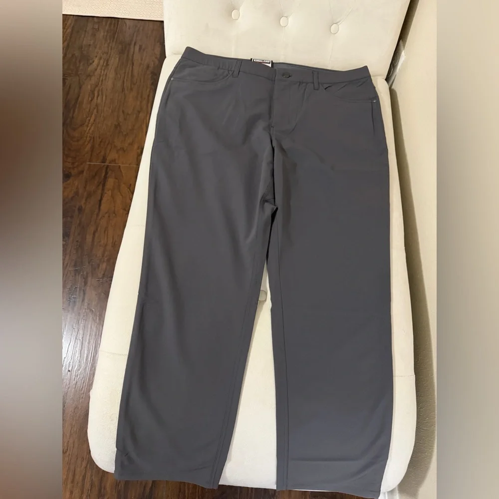 Kirkland Signature Men's Charcoal Chinos - Picture 4 of 4